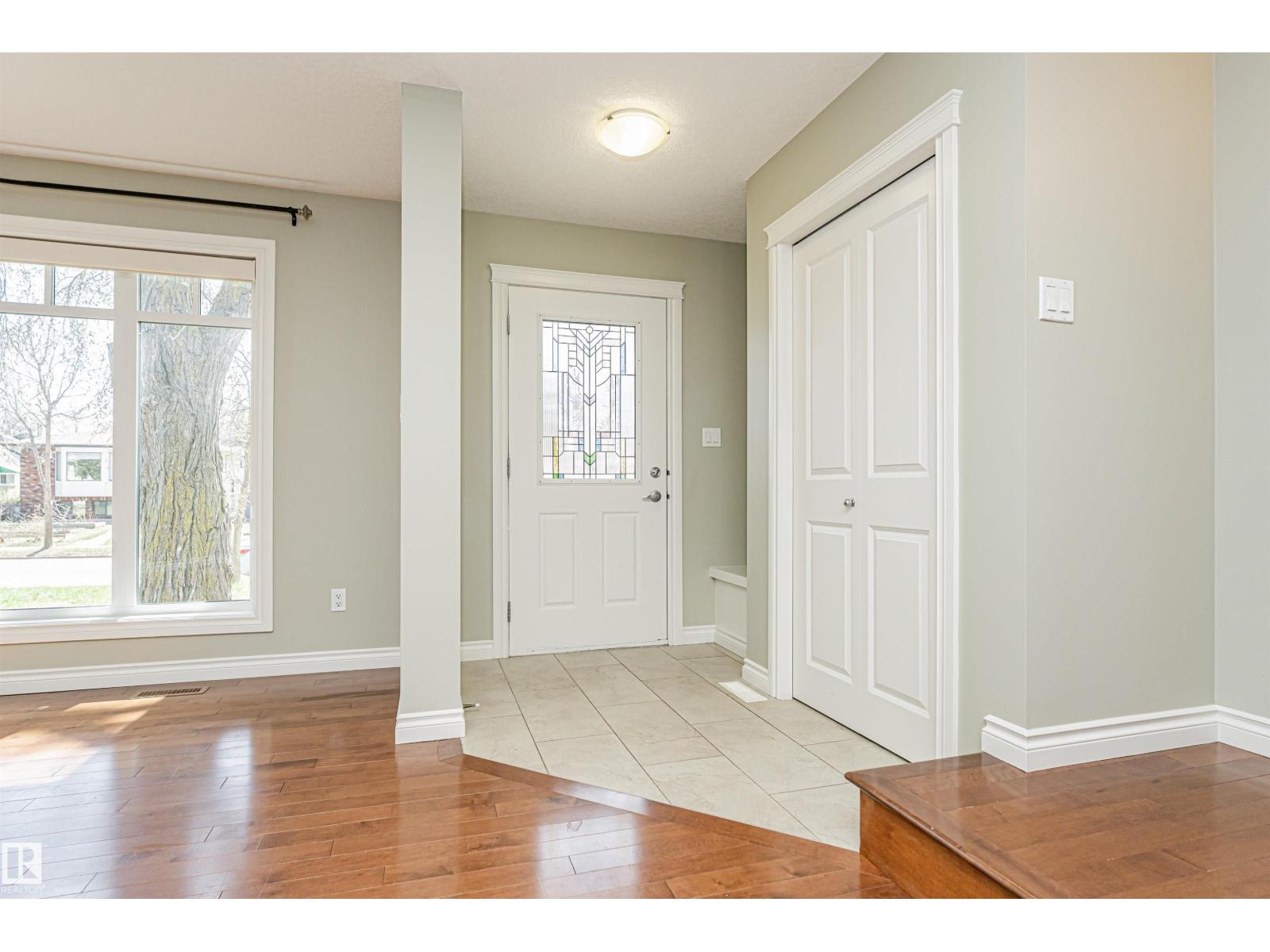 8530 76 AV NW