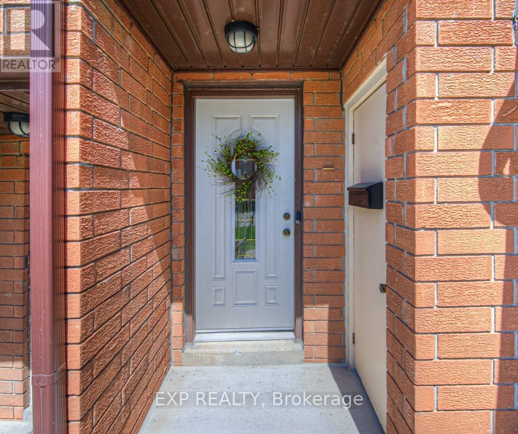 B4 - 500 STONE CHURCH ROAD W