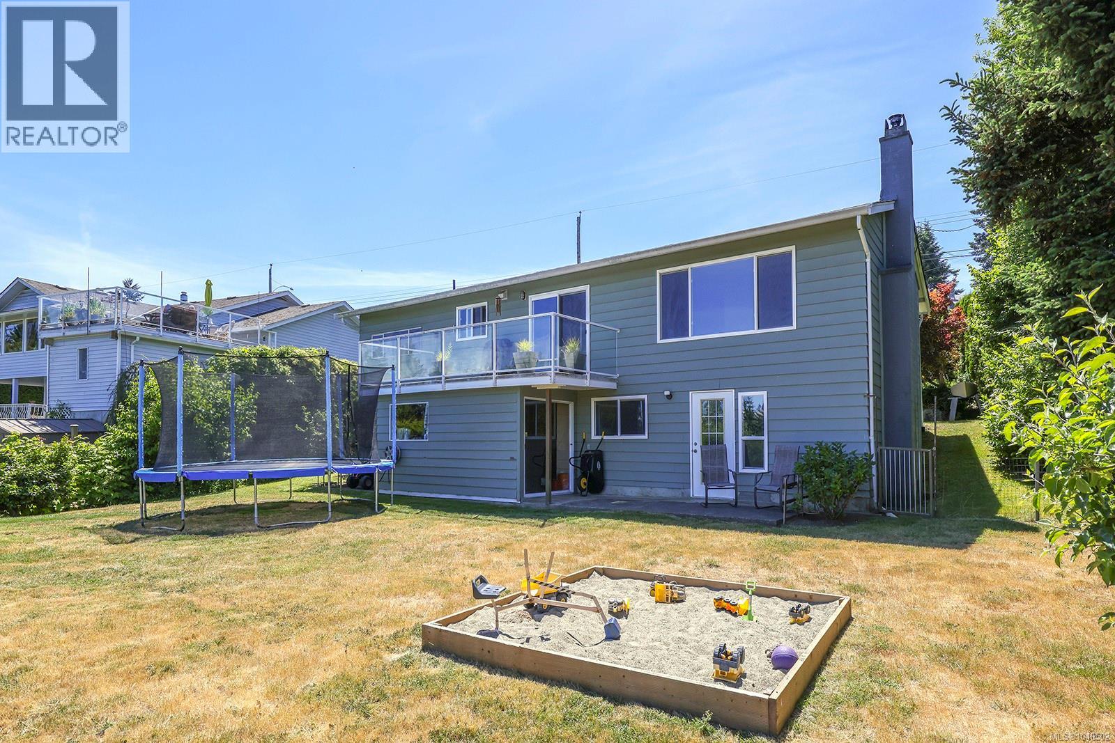 3800 Laurel Dr