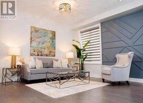 26 MURRAY LEONARD LANE East Gwillimbury (Queensville) ON L9N0Y7