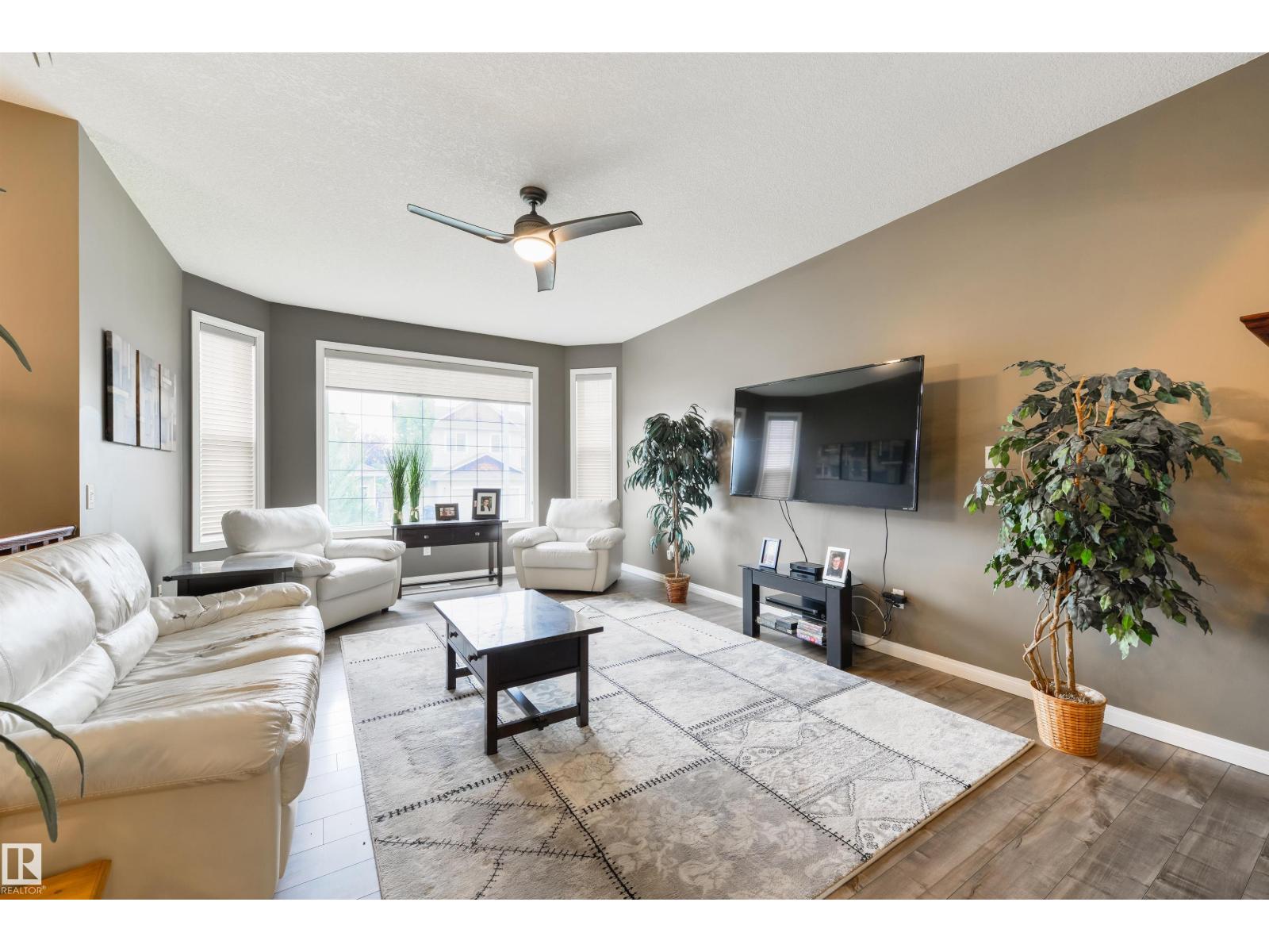 60 HUNTINGTON CR
