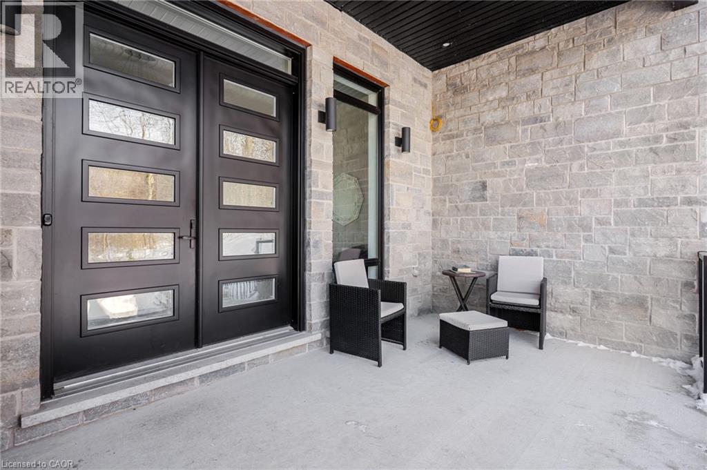 111 GRAND RIDGE Drive