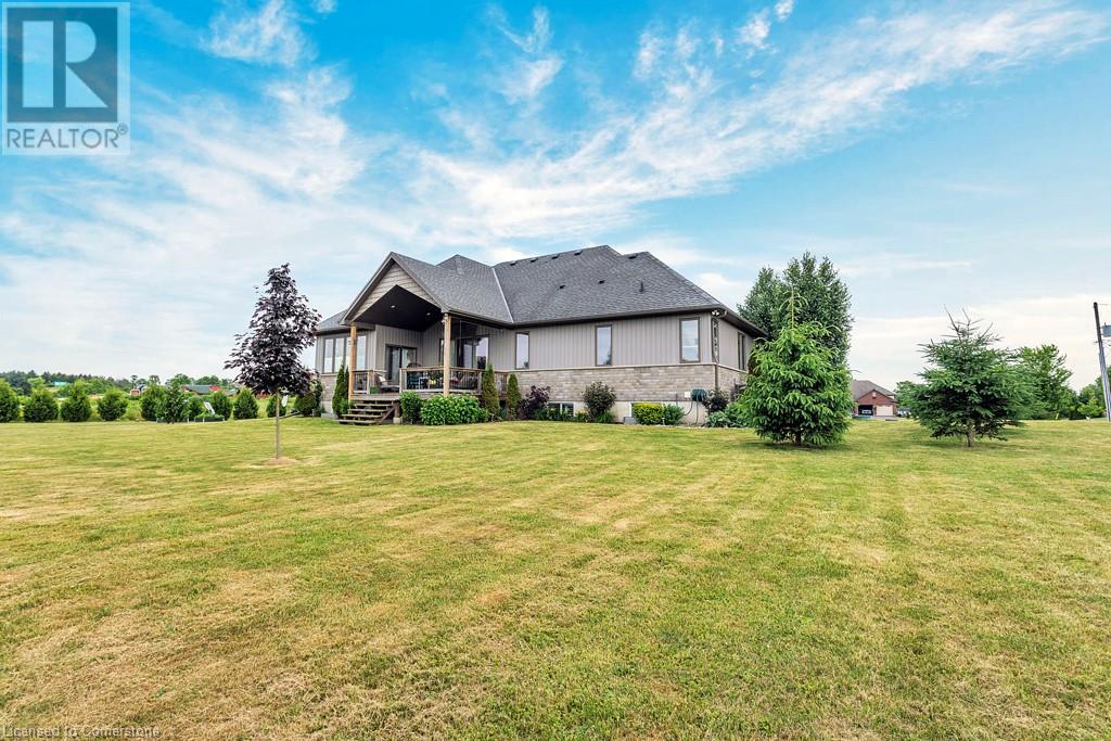 6 MACNEIL Court