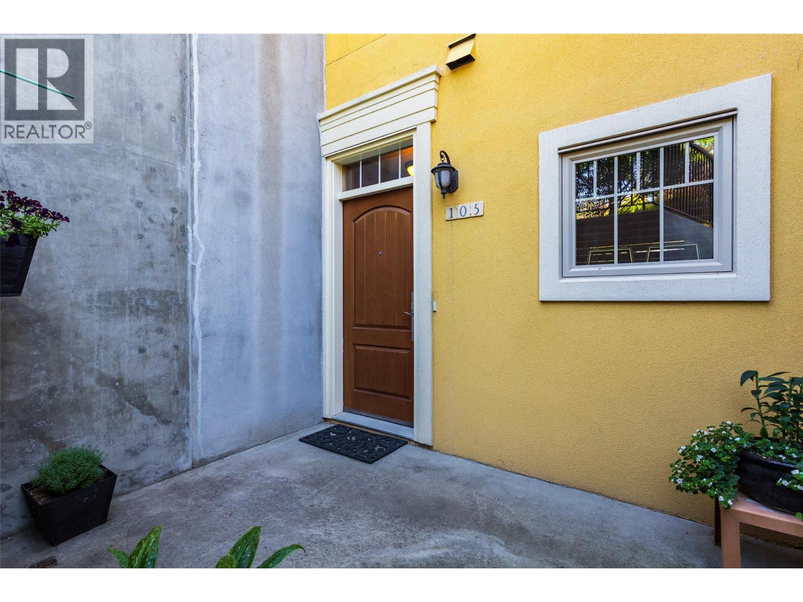 1795 Country Club Drive Unit# 105