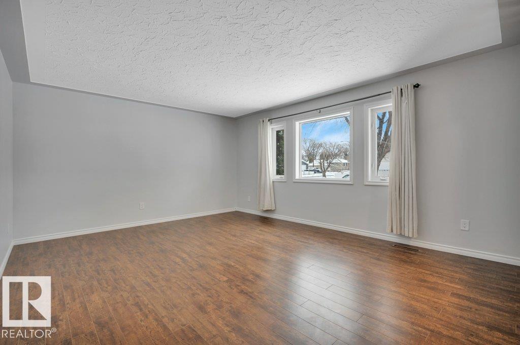 12140 53 ST NW