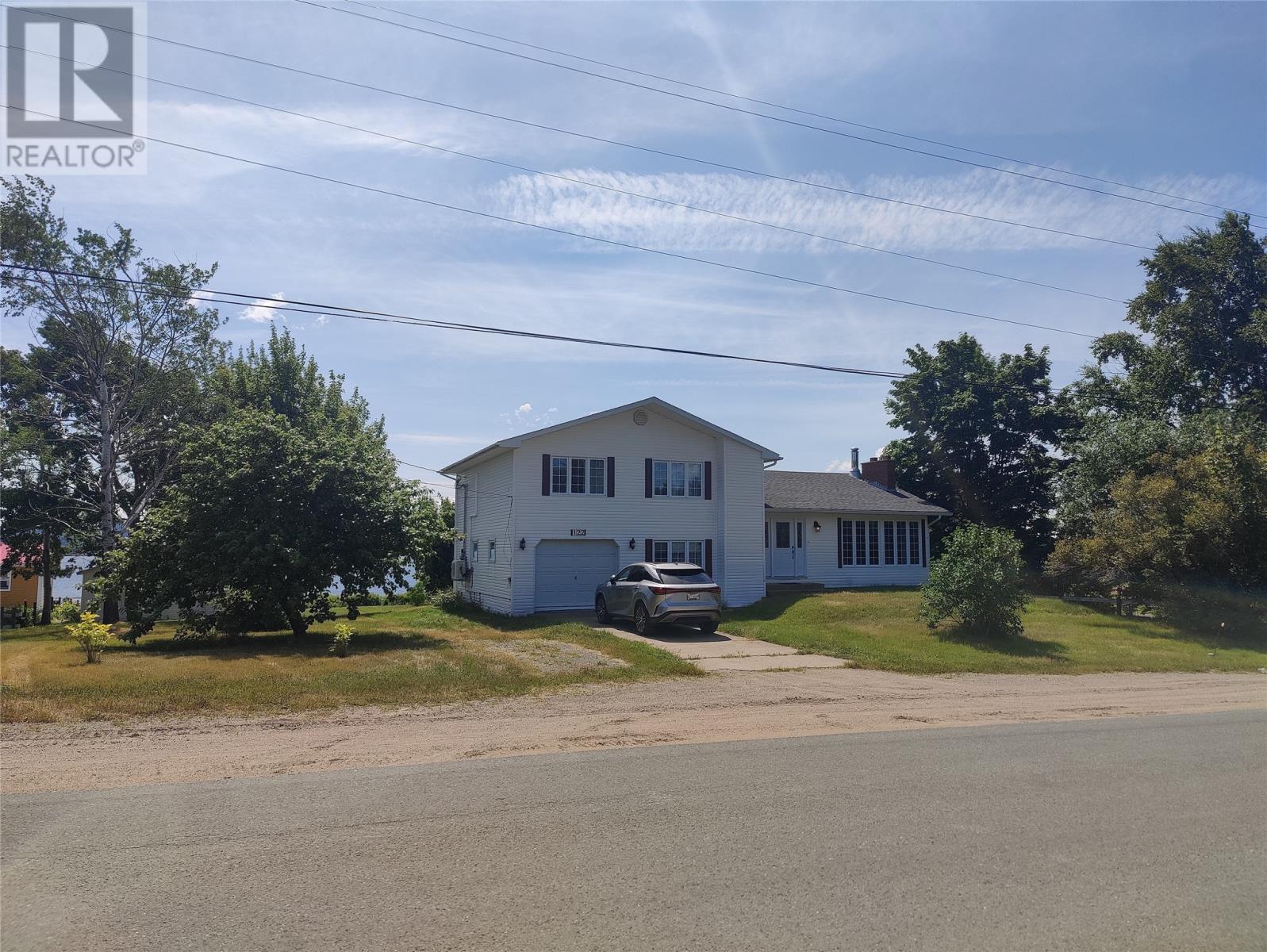122 MAIN Street N