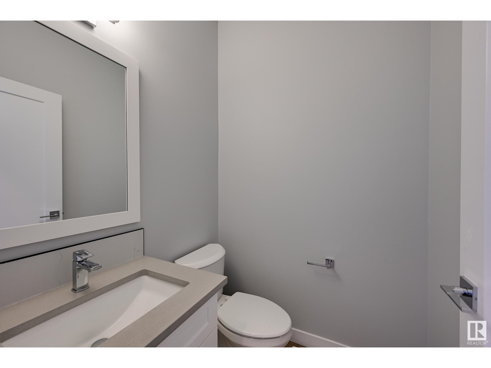 10214 92A AV