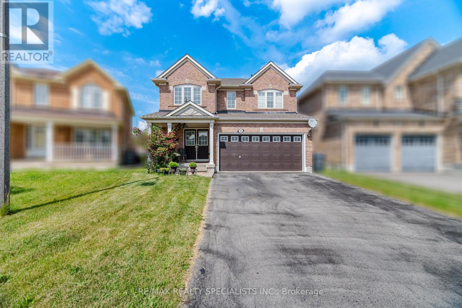 32 MAGNIFICENT COURT