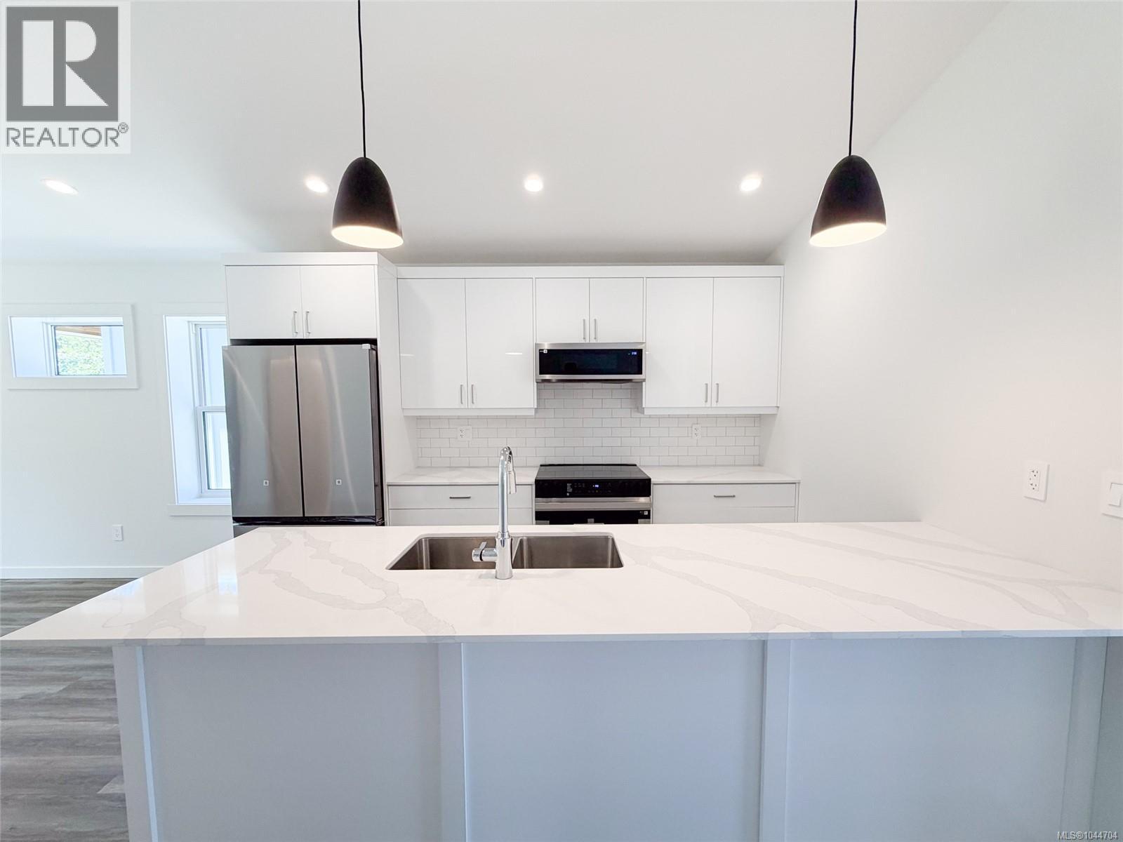 49 3025 Royston Rd