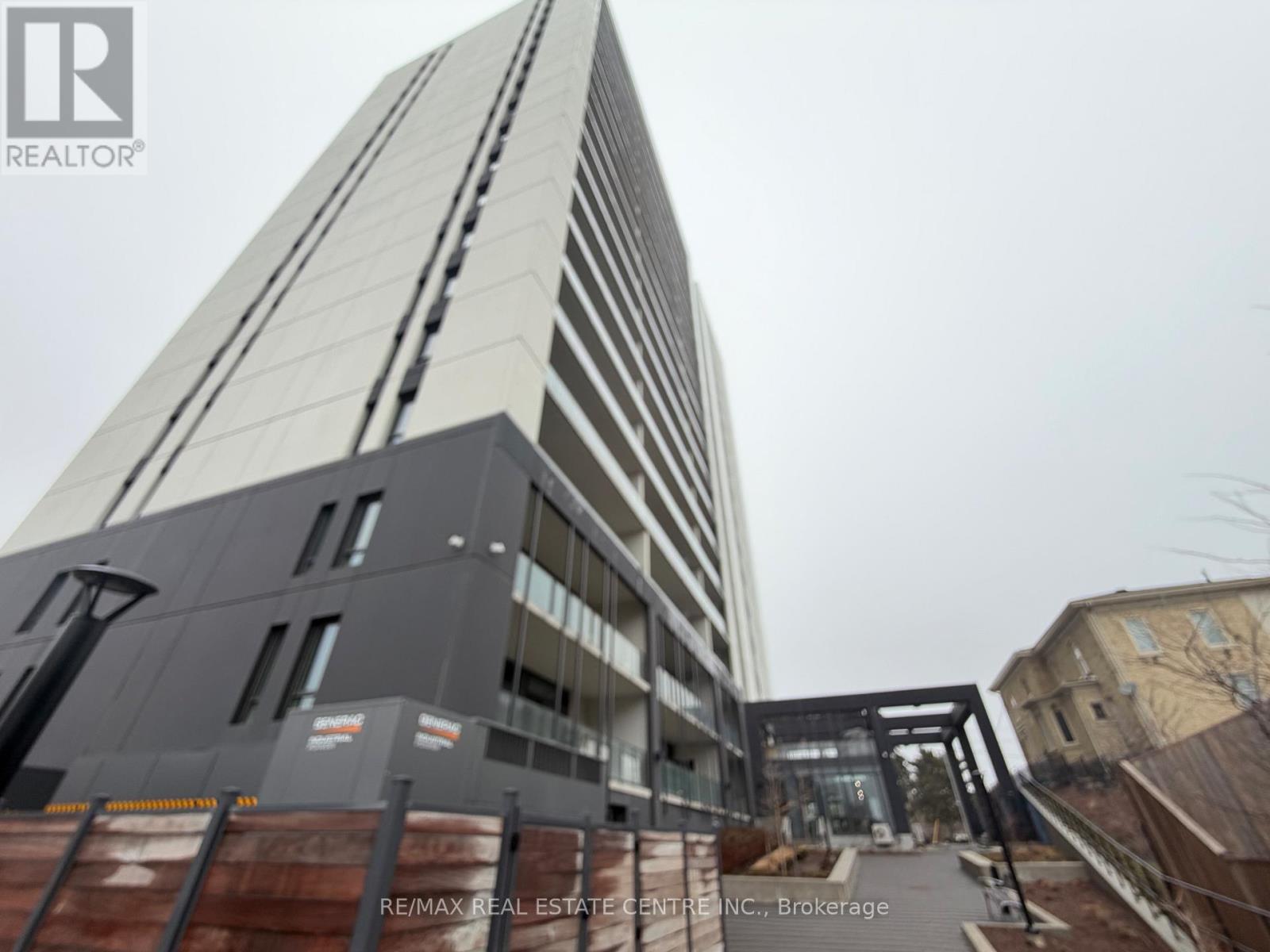 301 - 741 KING STREET W