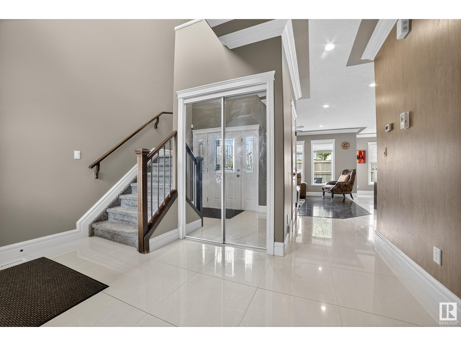 1552 CUNNINGHAM CA SW