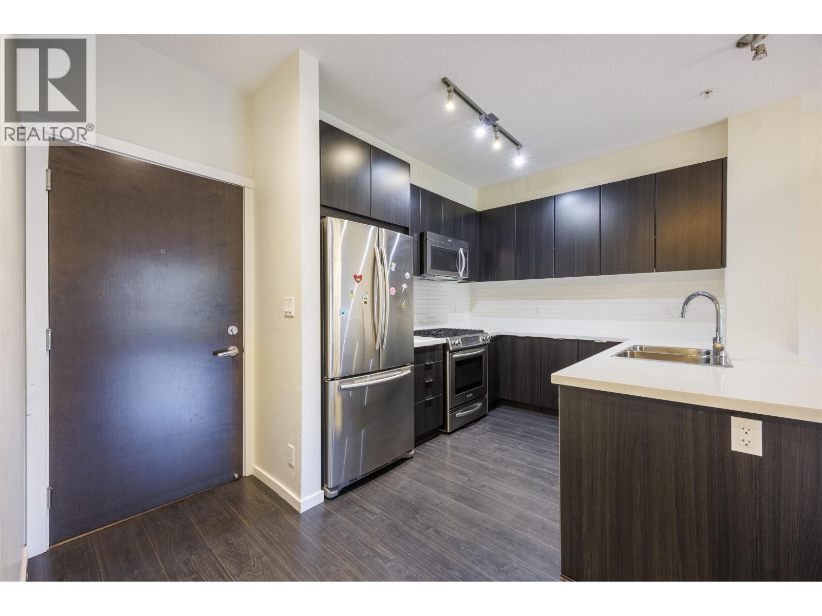 213 3107 WINDSOR GATE