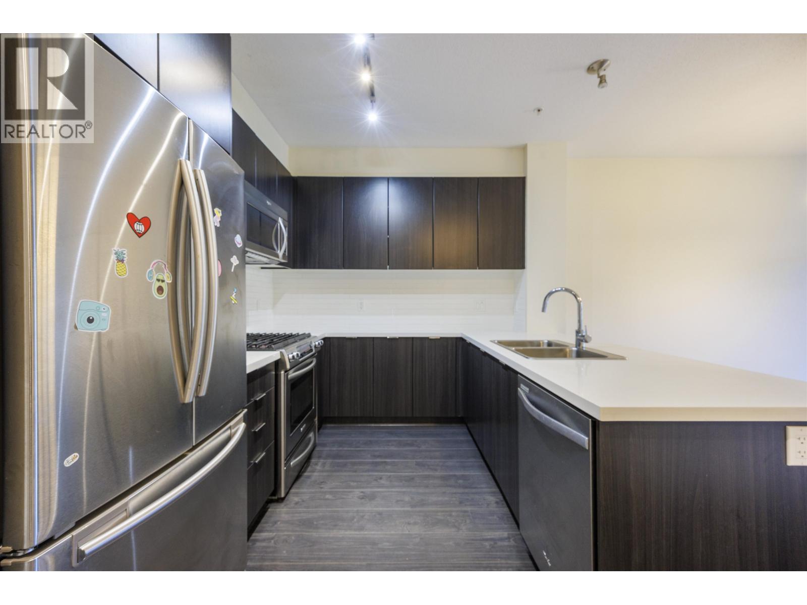 213 3107 WINDSOR GATE