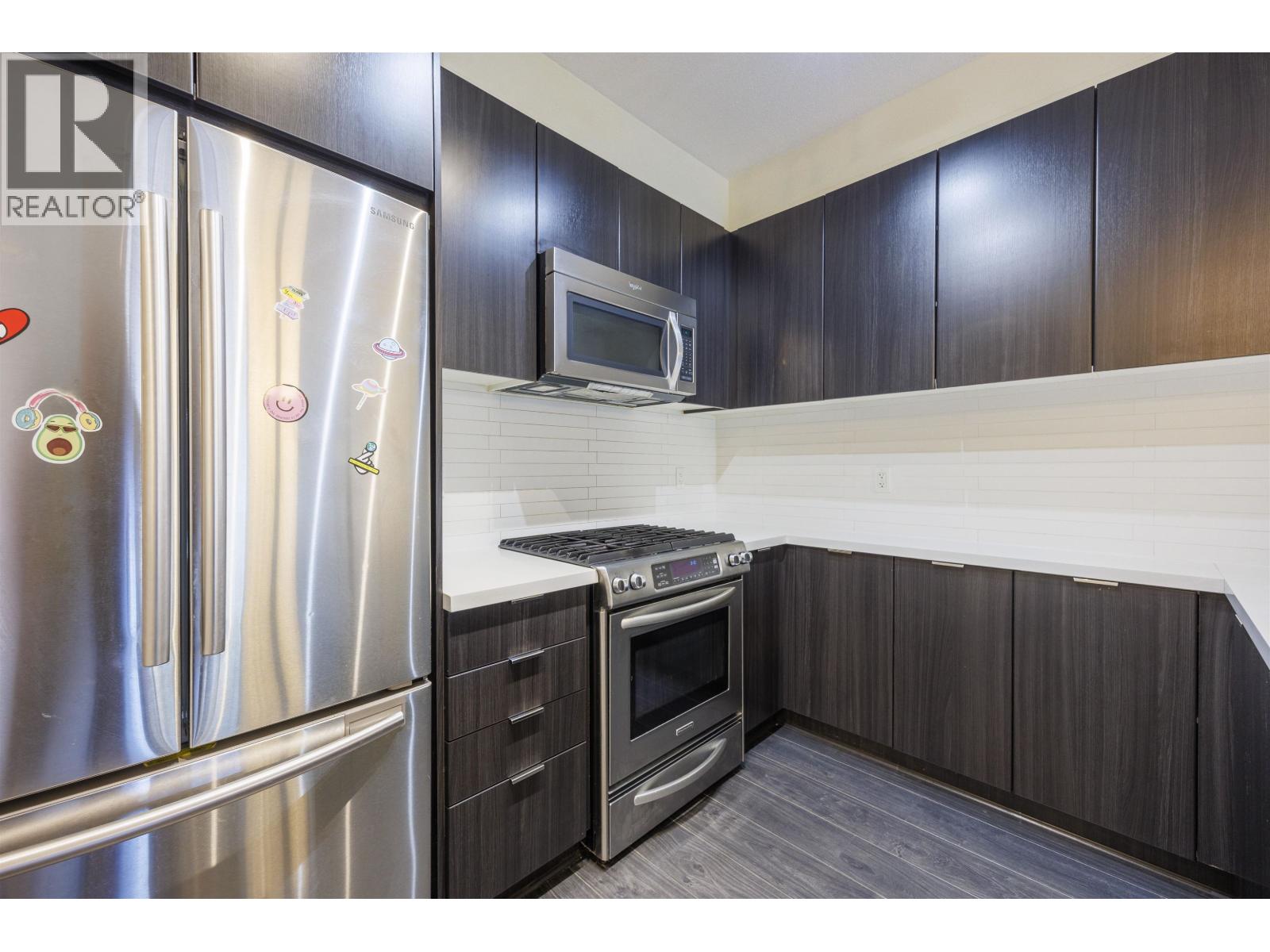 213 3107 WINDSOR GATE