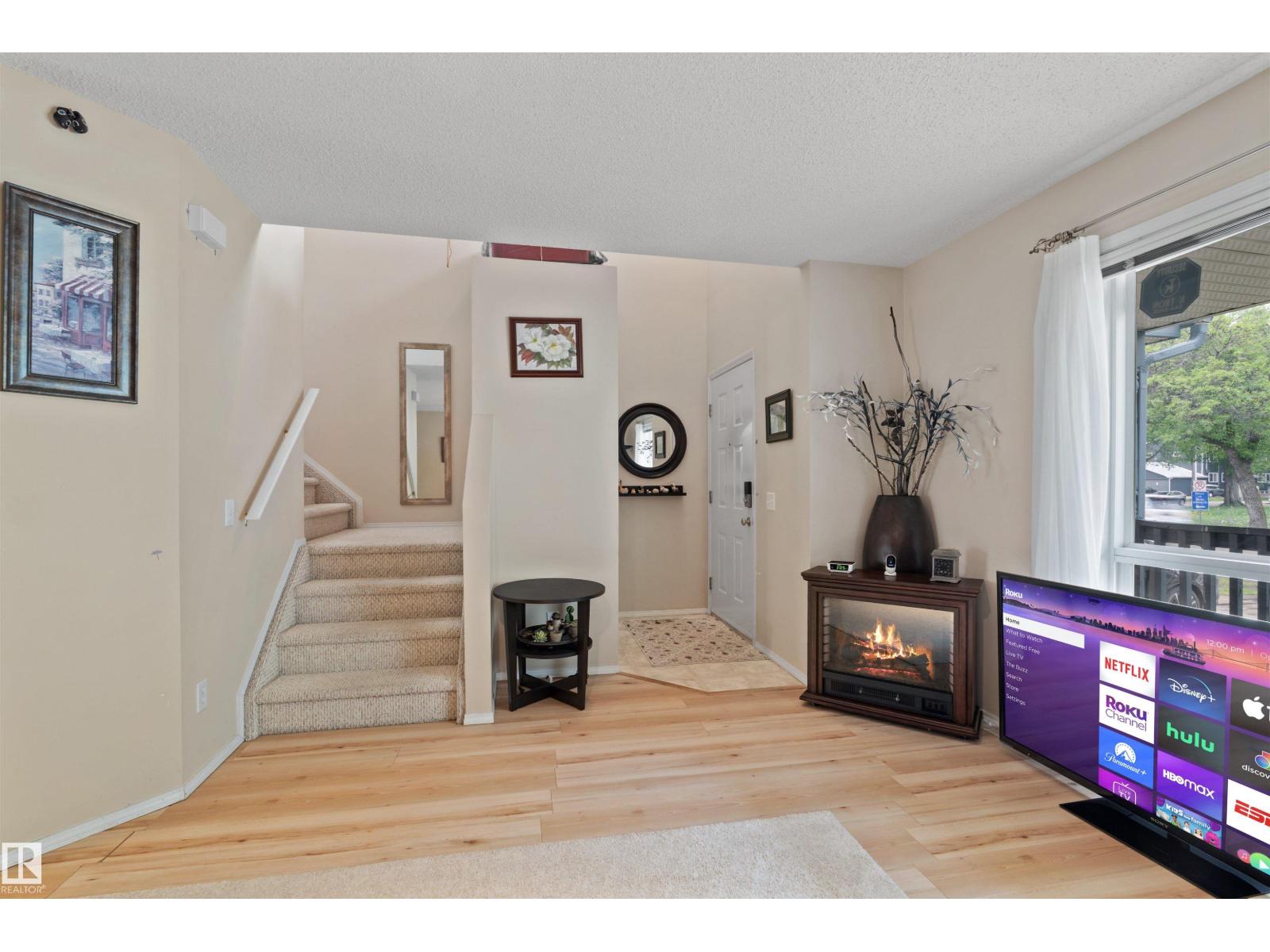#3 10909 106 ST NW