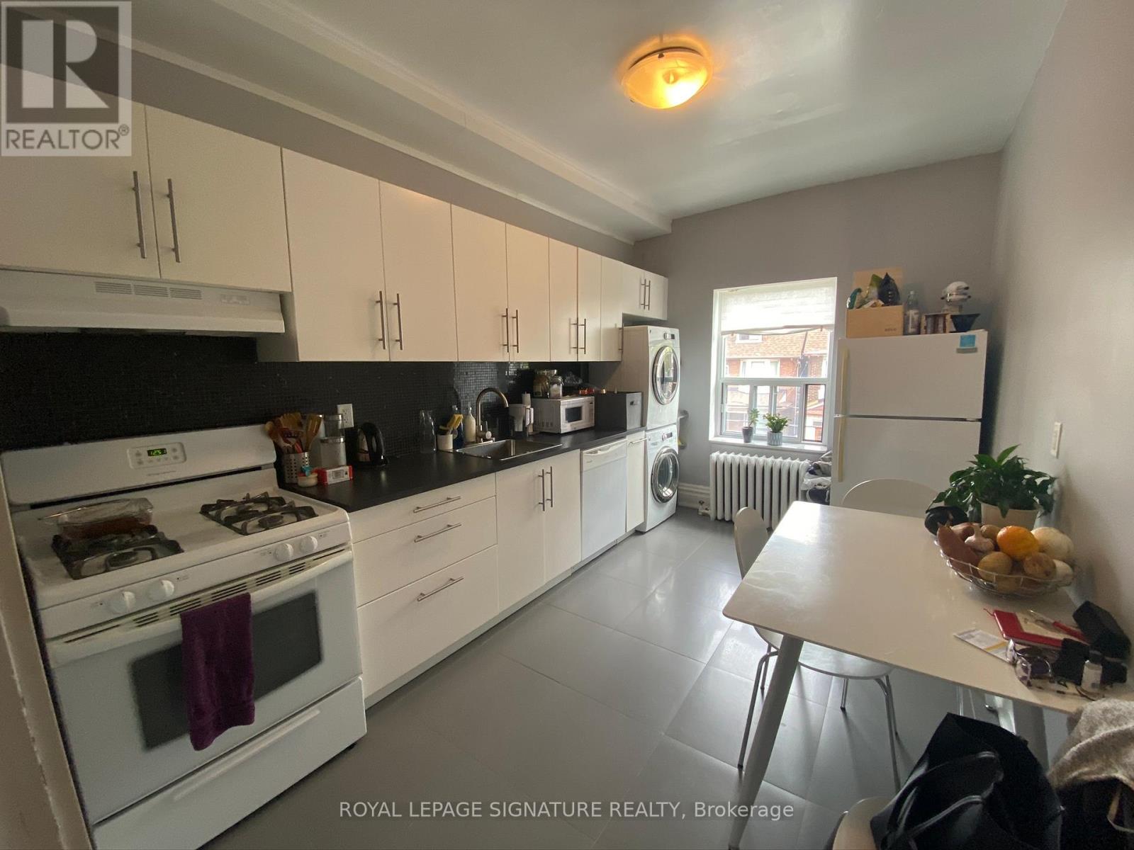 3 - 172 BEATRICE STREET