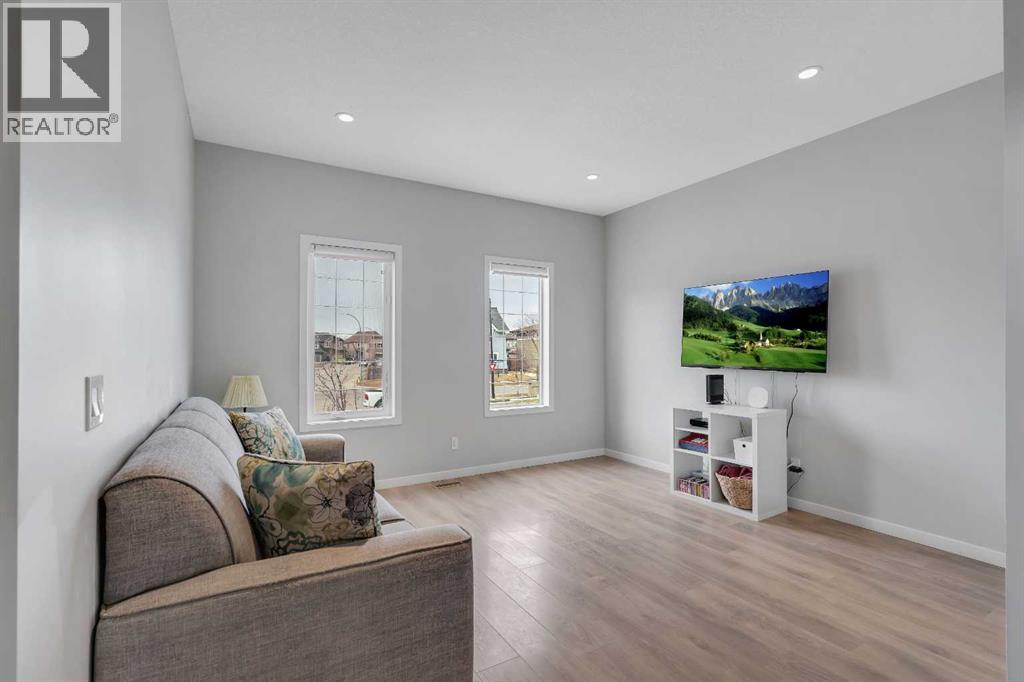 323 Marquis Court SE