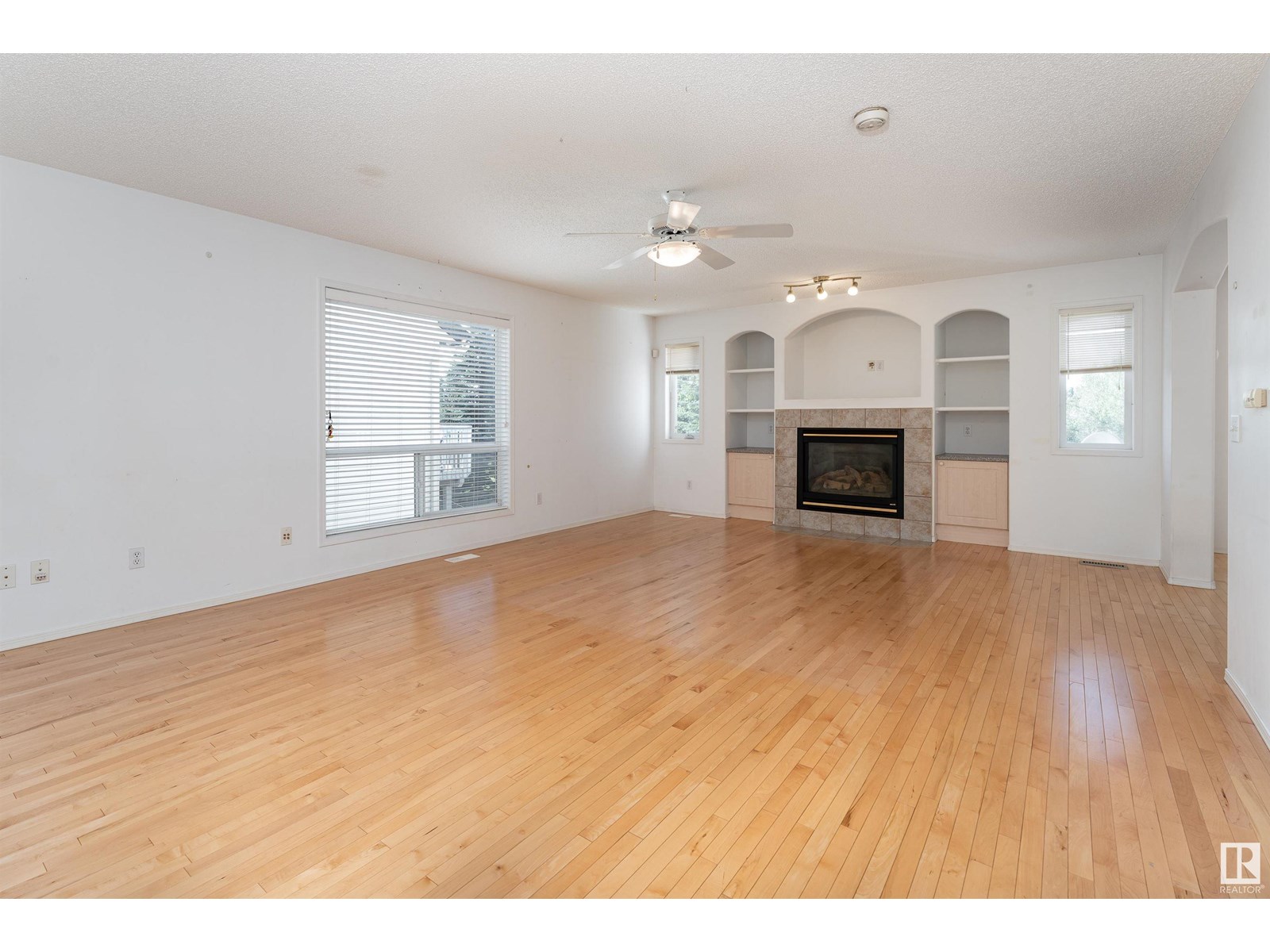 1027 GRAHAM CO NW