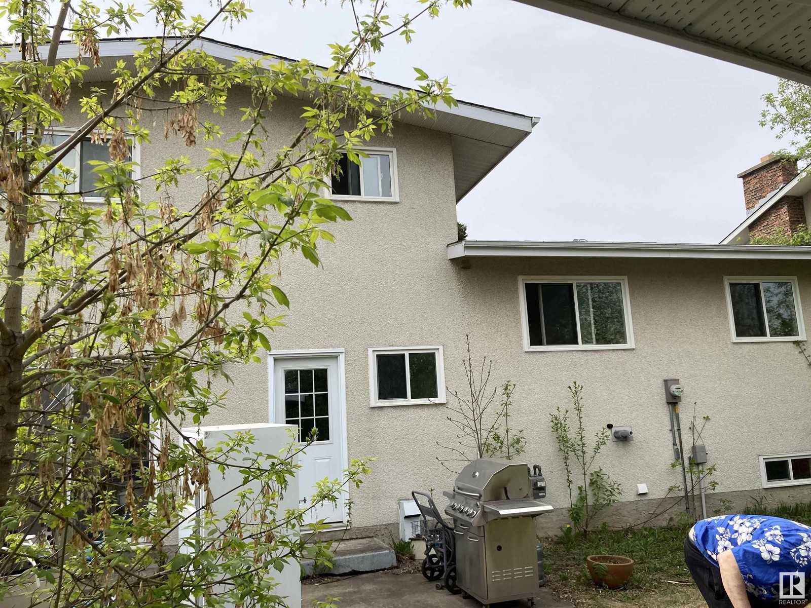 47 MANOR DR