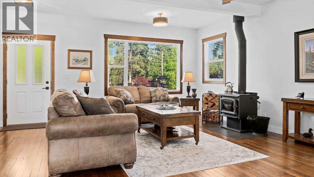 98 2nd Avenue NW