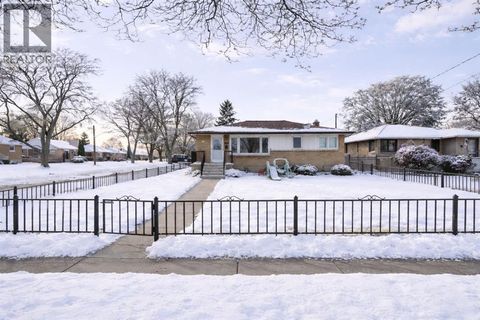 66 TWEEDSMUIR AVENUE Sarnia ON N7S2S1