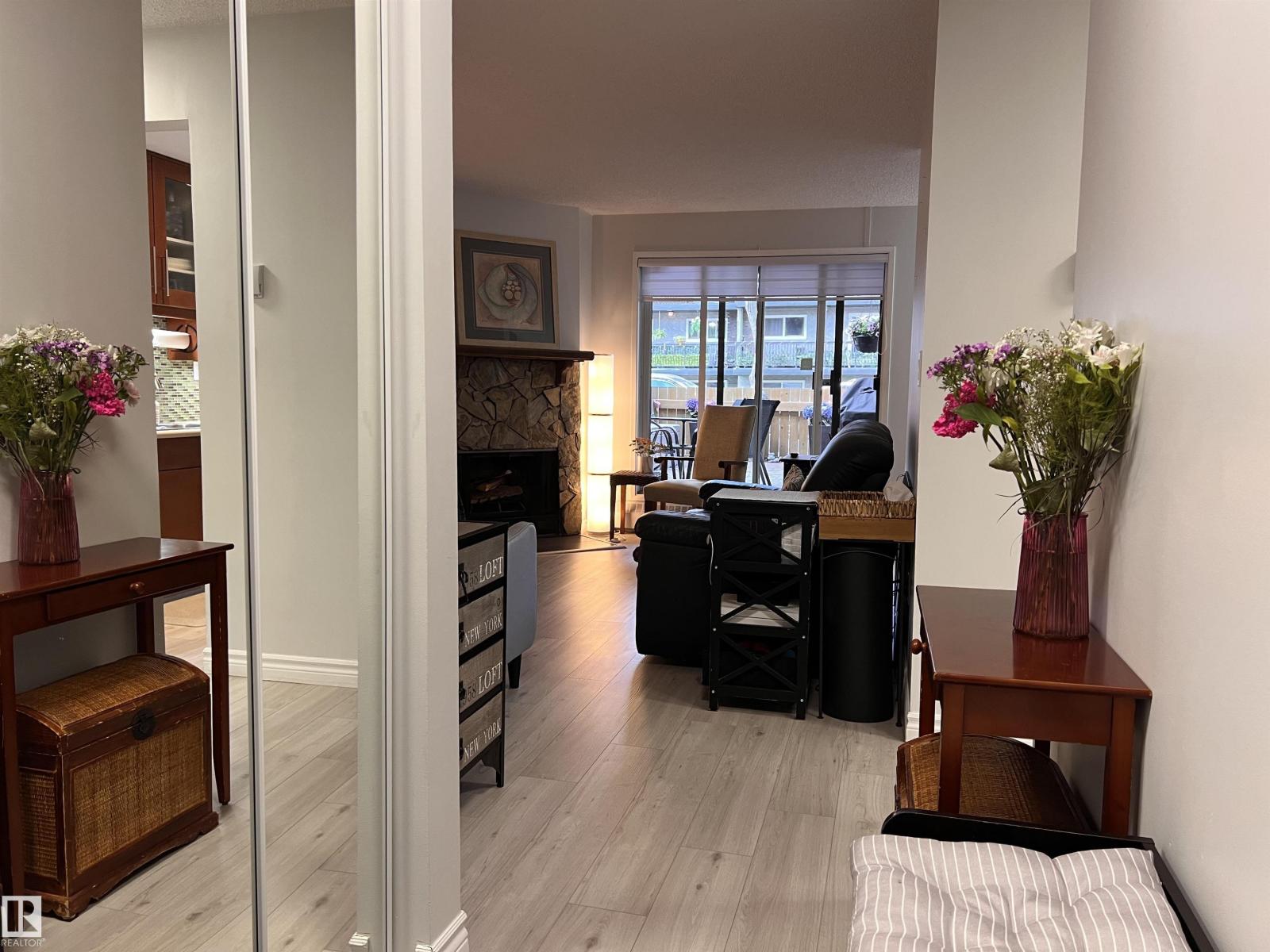 #106 10421 93 ST NW NW