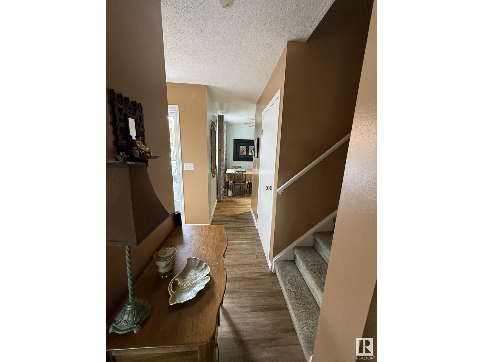 18525 66 AV NW