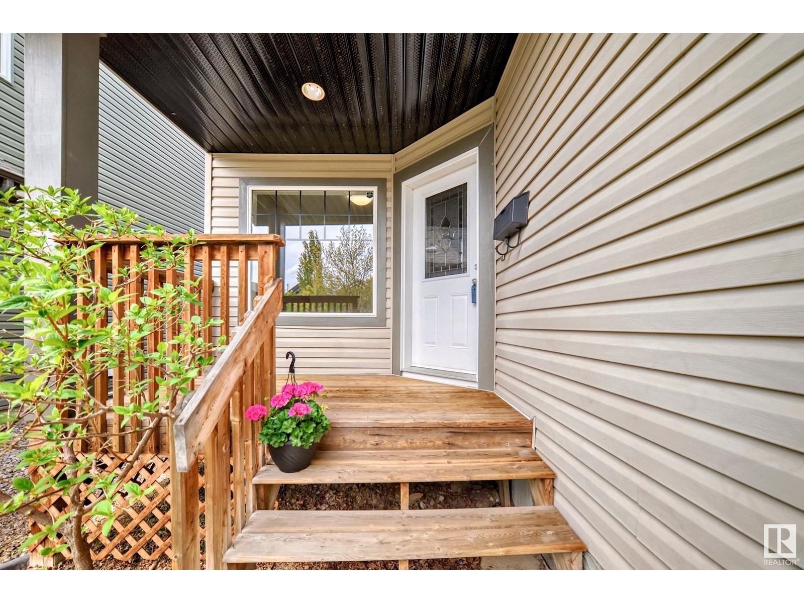 386 SUNCREST RD