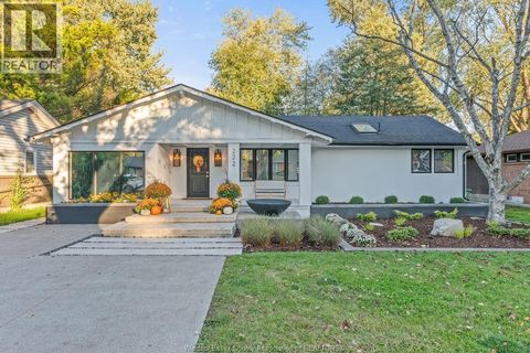 222 ARLINGTON BOULEVARD Tecumseh ON N8N2J7