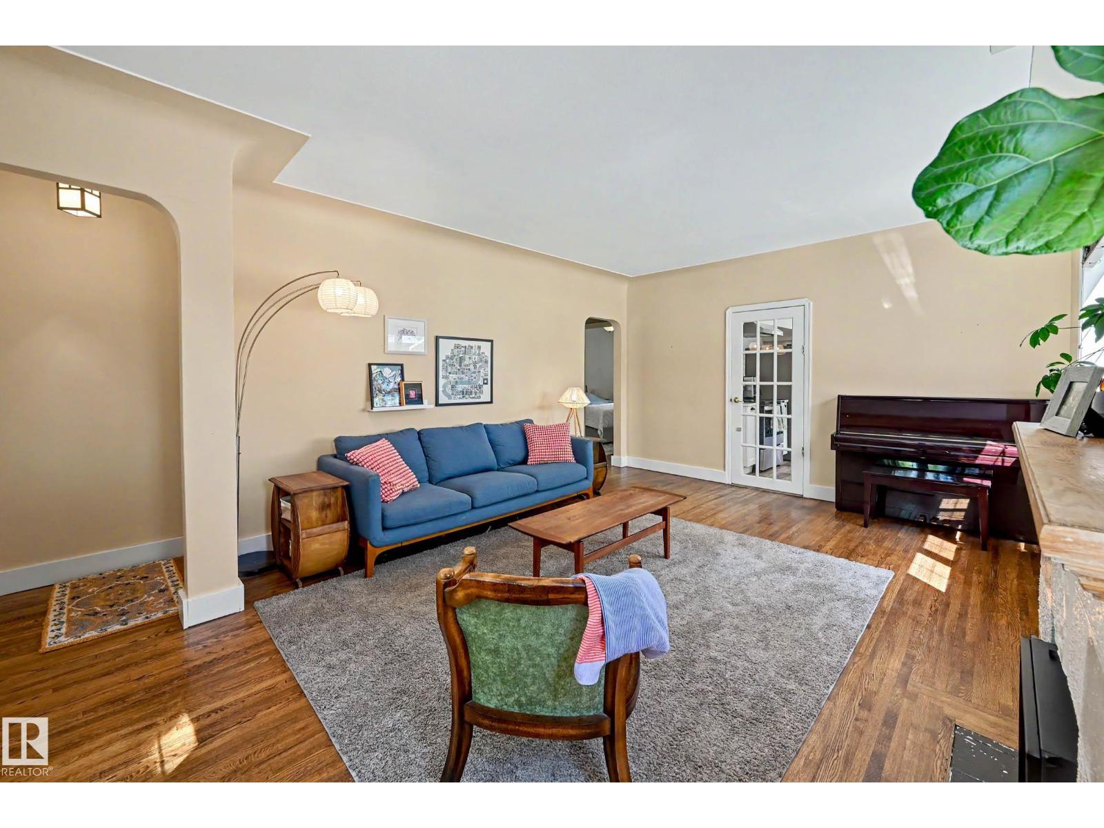 11603 71 ST NW