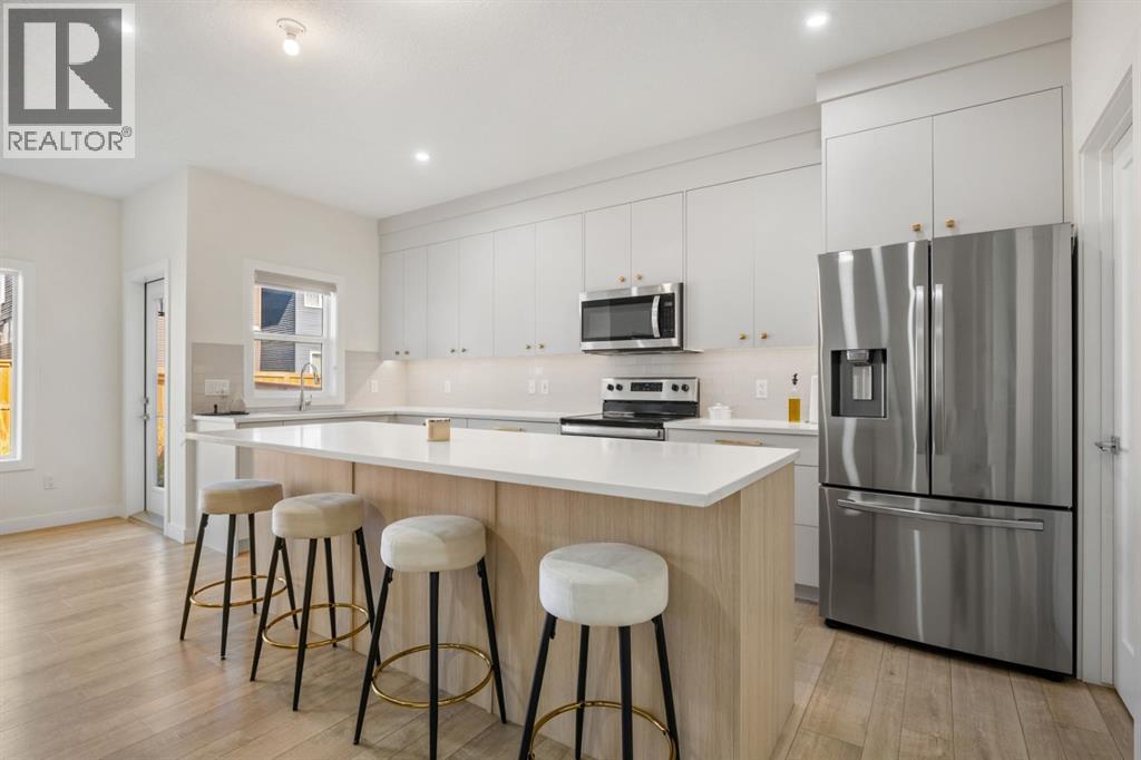 108 Carringsby Manor NW