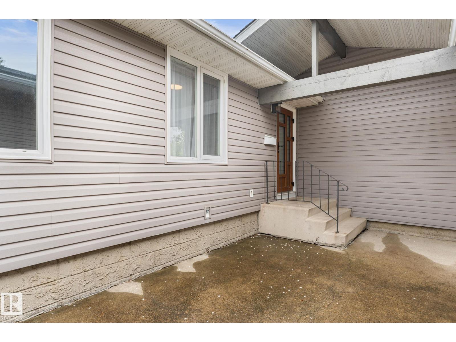 220 GREYSTONE TC
