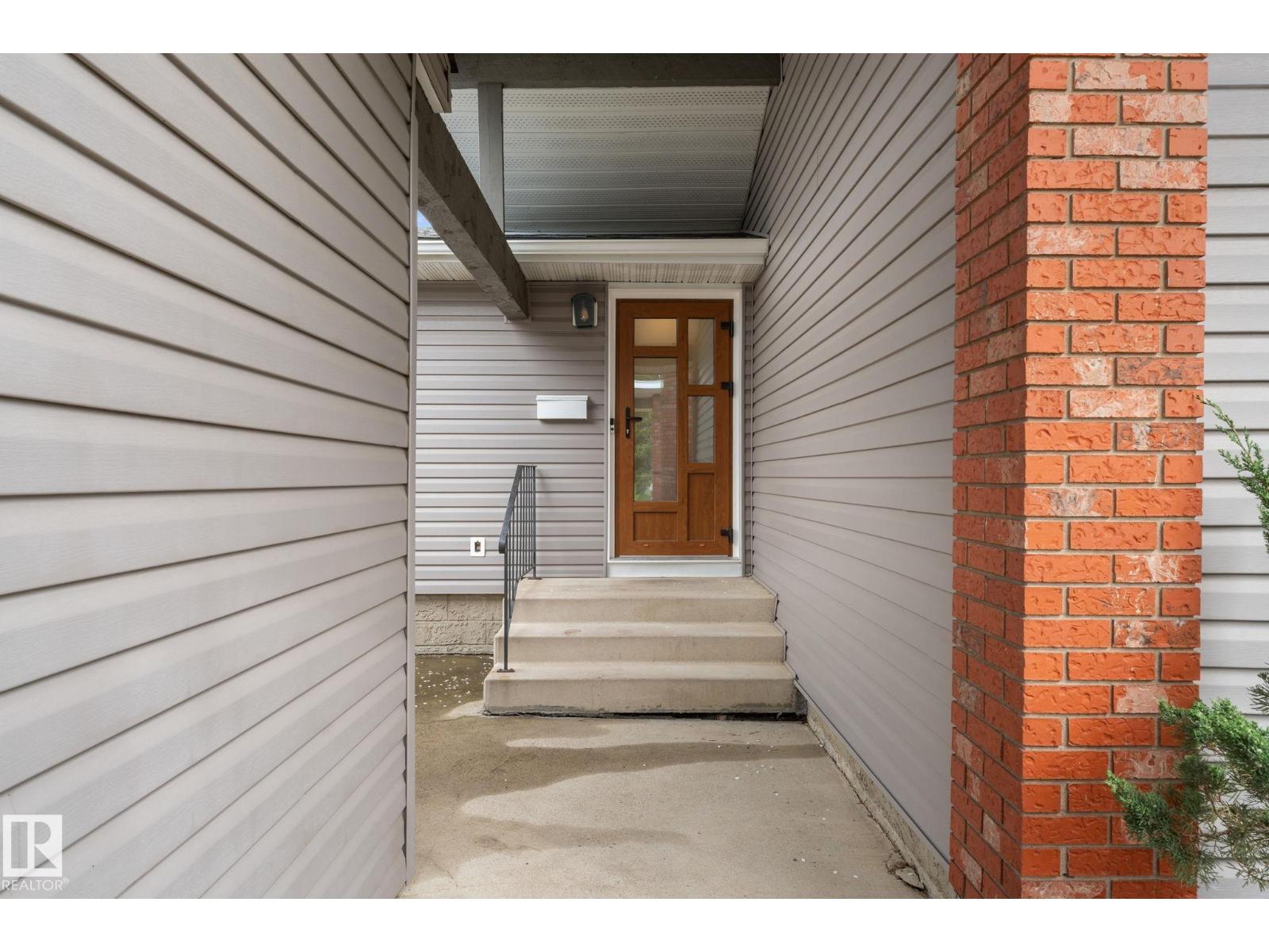 220 GREYSTONE TC