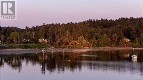 11176 Chalet Rd North Saanich BC V8L5M1