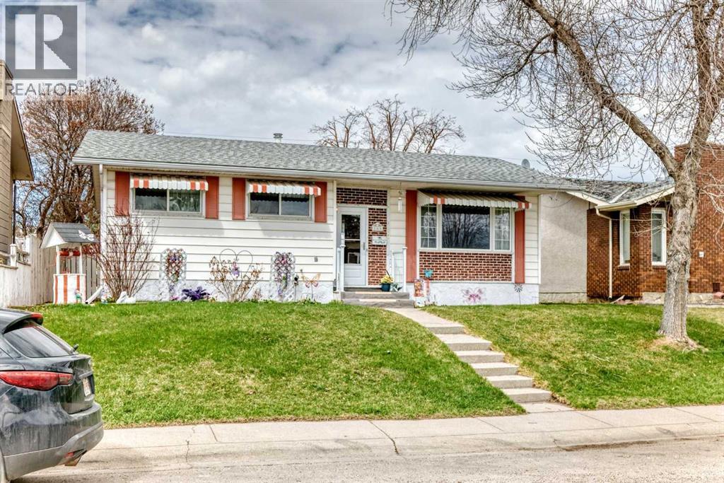165 Marbrooke Circle NE