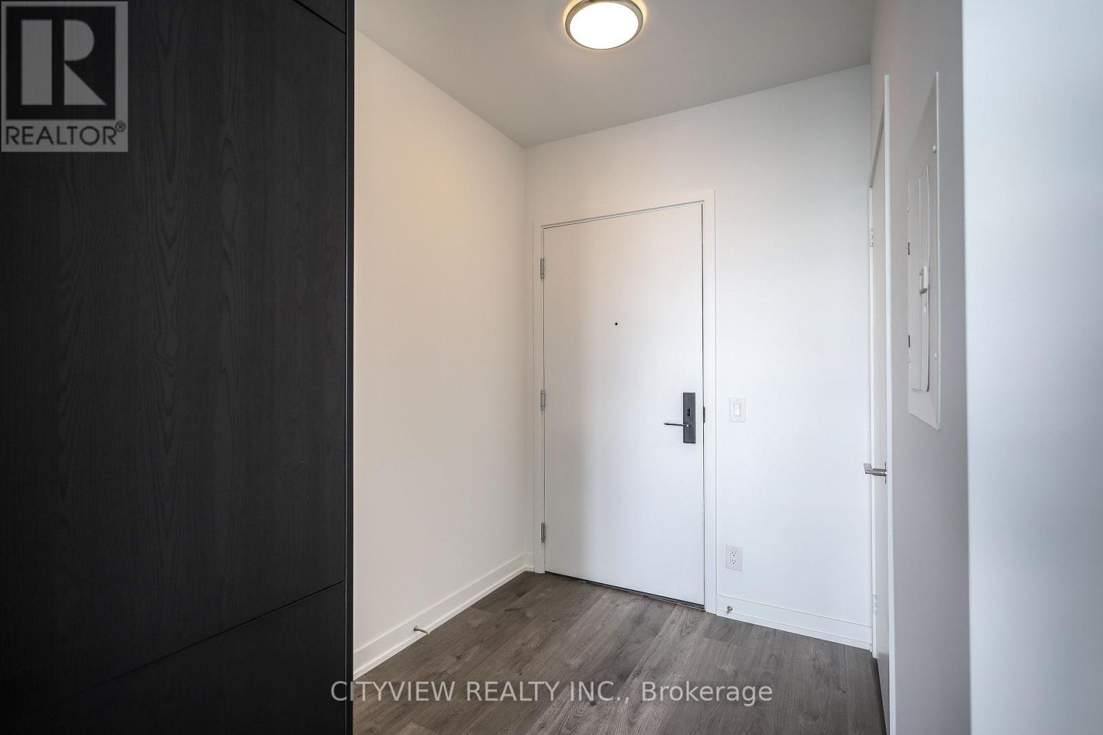 1121 - 285 DUFFERIN STREET