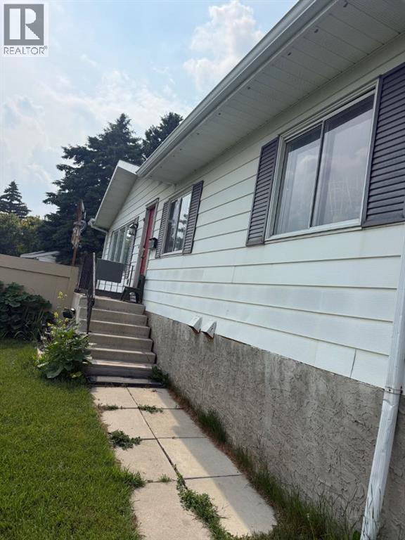112 Huntstrom Drive NE