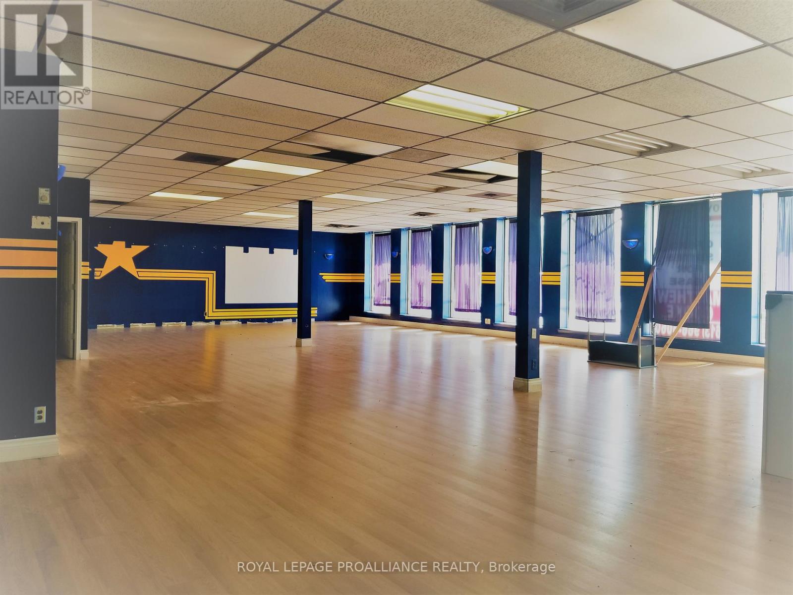 R3 - 205 NORTH FRONT STREET