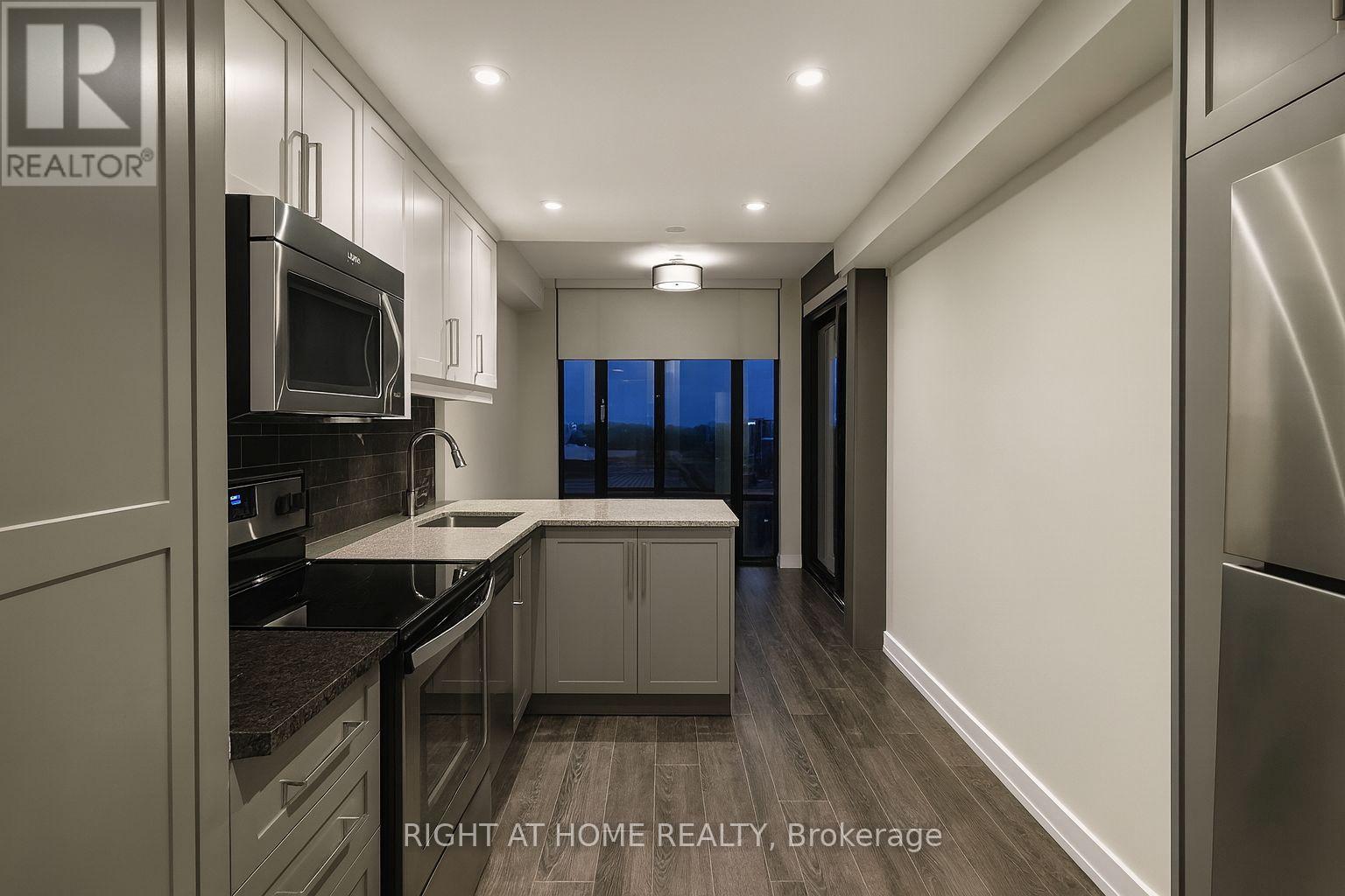 N1803 - 330 PHILLIP STREET