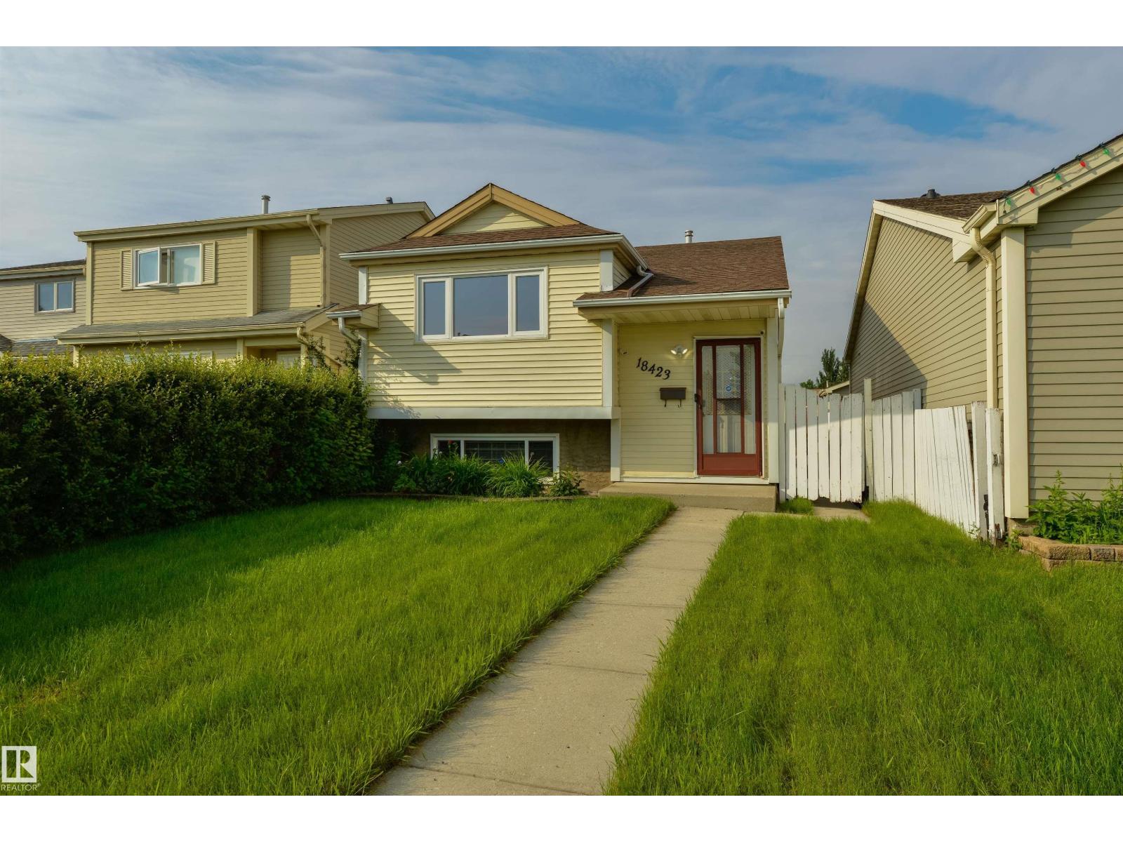 18423 96A AV NW