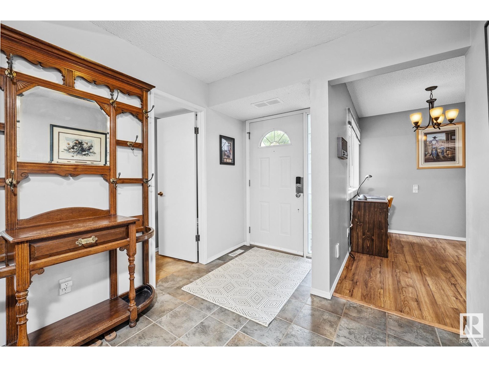 2737 124 ST NW NW