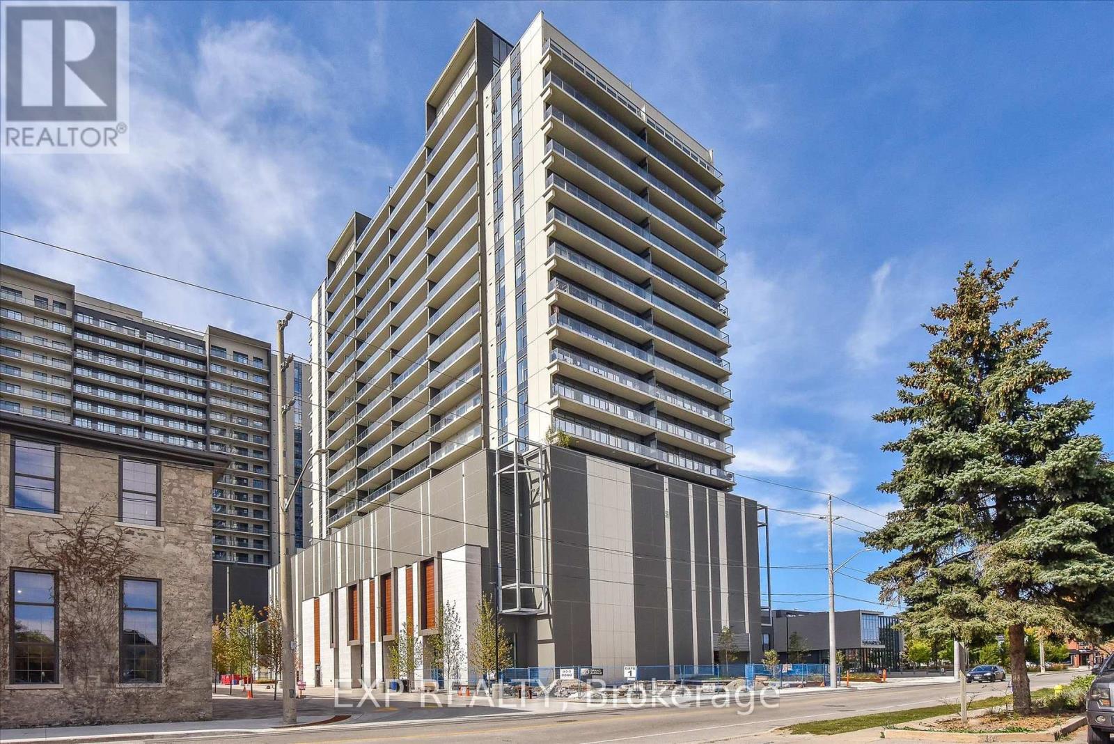 1002 - 50 GRAND AVENUE S