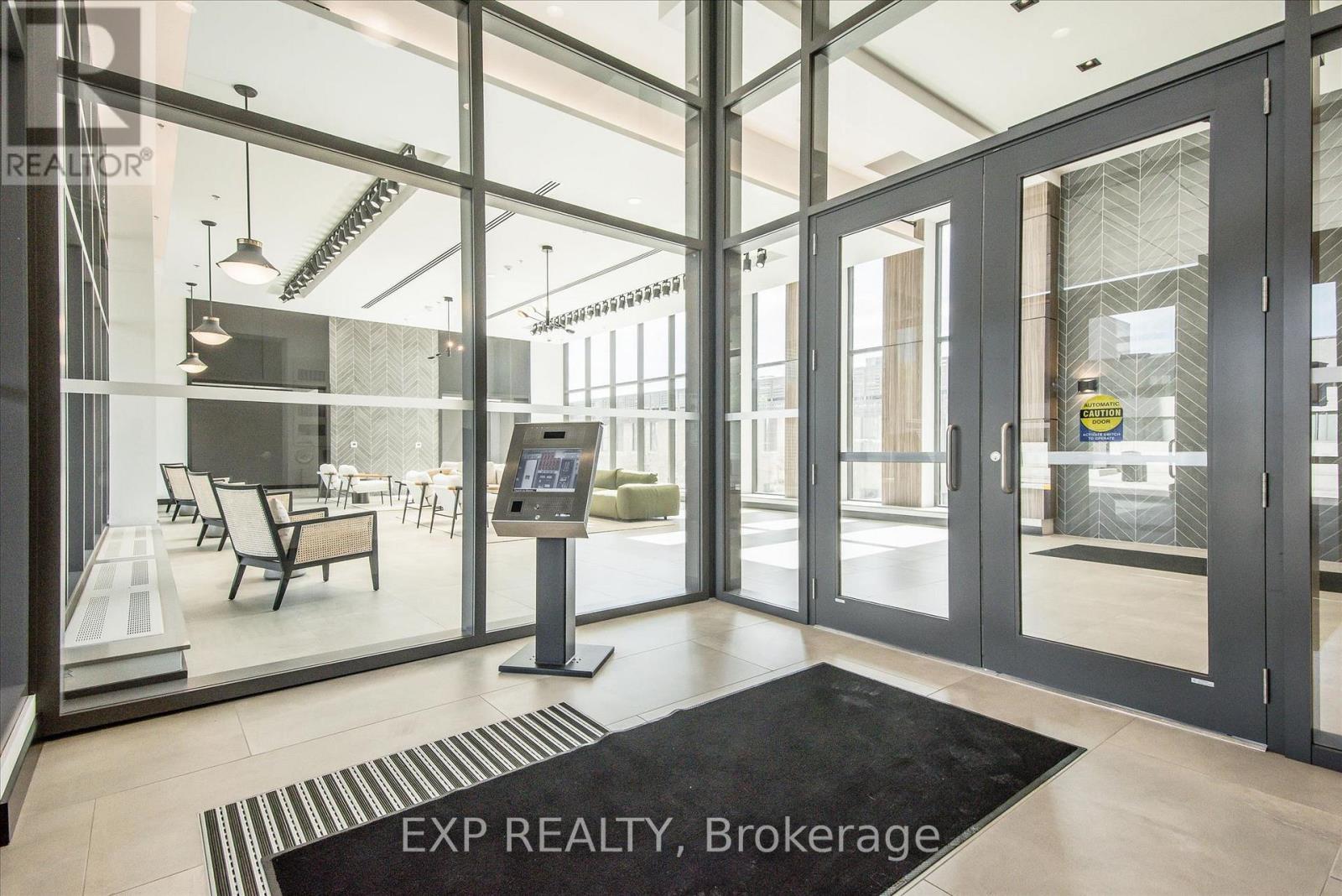 1002 - 50 GRAND AVENUE S