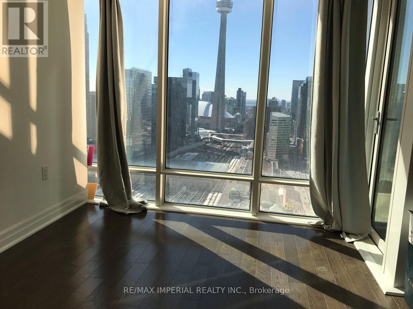 3304 - 8 THE ESPLANADE AVENUE