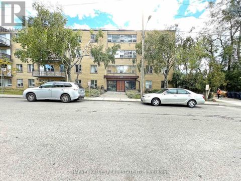 2 - 125 SHELBORNE AVENUE Toronto (Englemount-Lawrence) ON M6B2M8