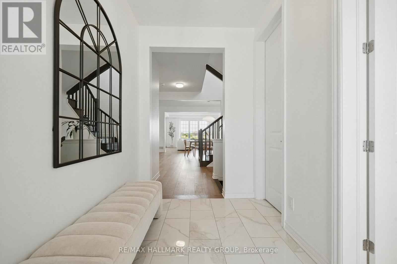 824 HENSLOW'S CIRCLE