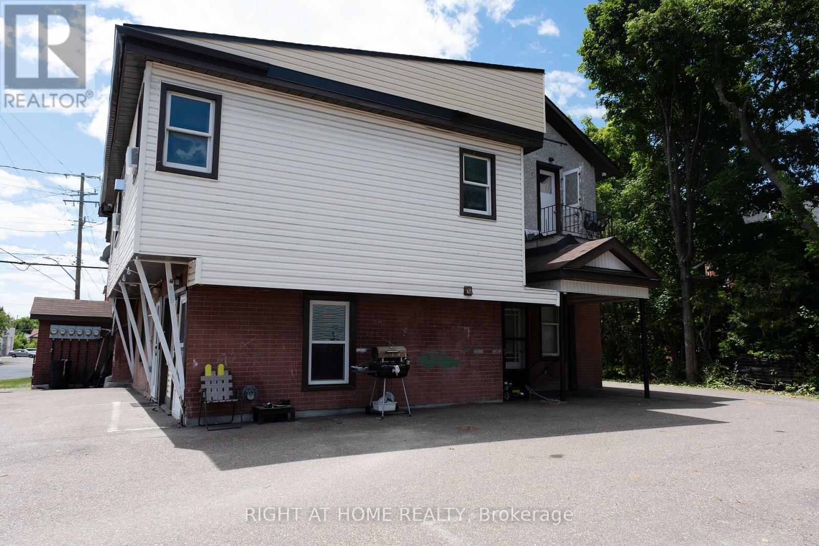 229 ELGIN STREET W