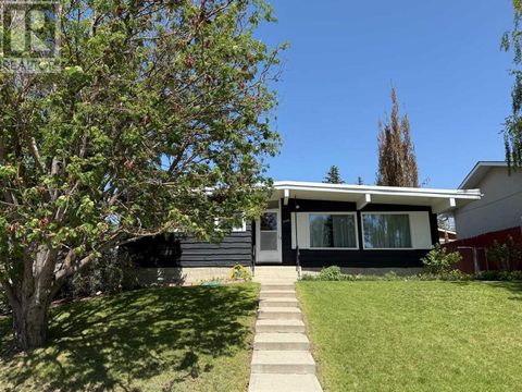 3720 58 Avenue SW Calgary AB T3E5H6