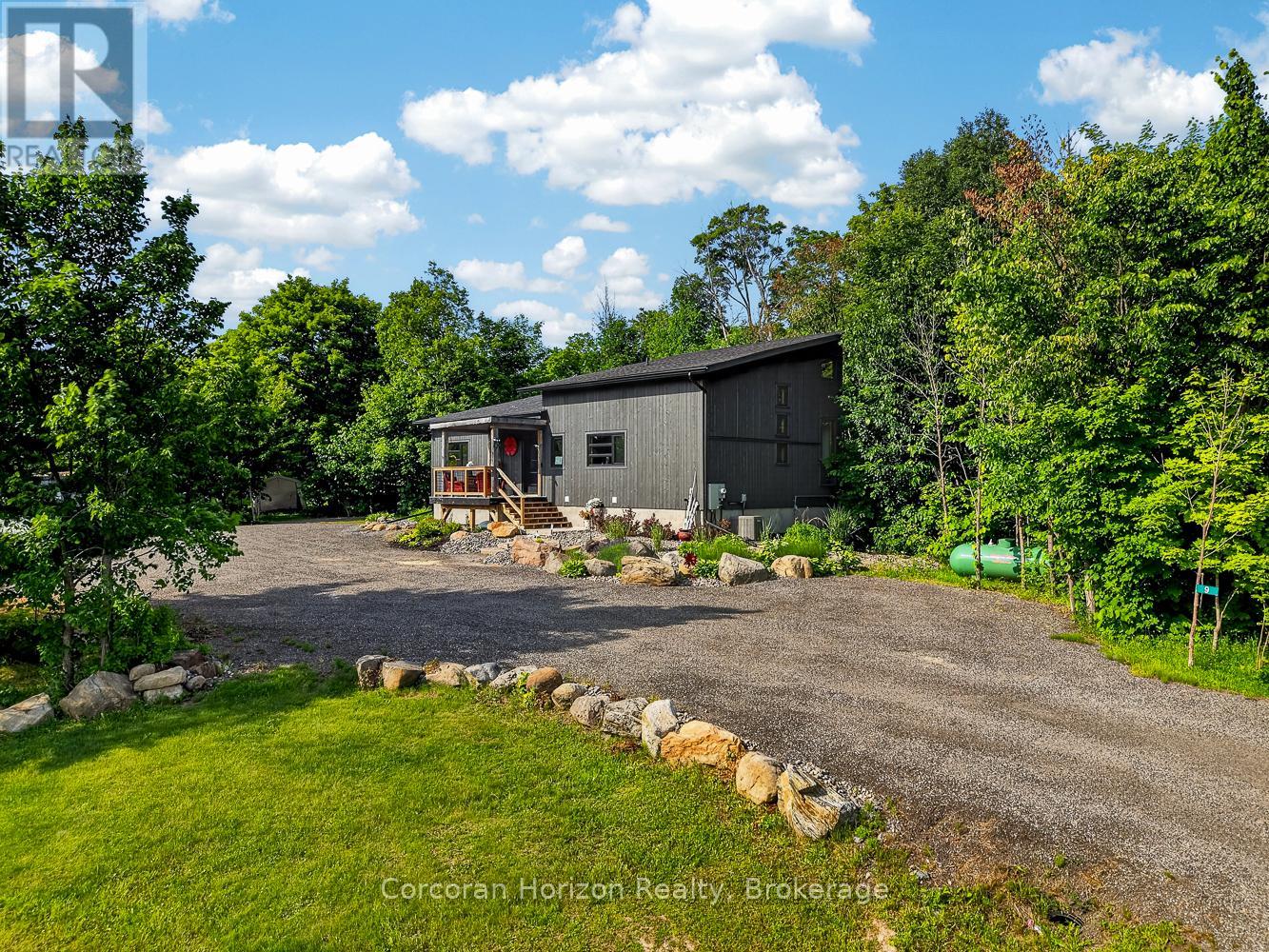 9 SILVER BIRCH CIRCLE N