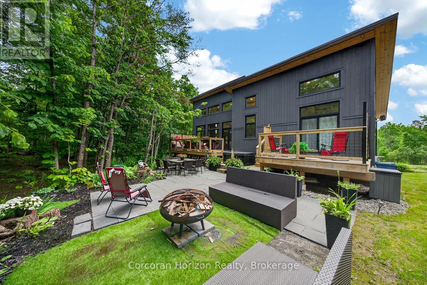9 SILVER BIRCH CIRCLE N
